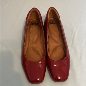 Sofft Red Flats with Glossy Finish and Squared Toe